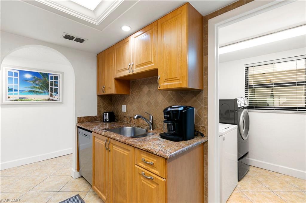 960 Swallow AVE # 203