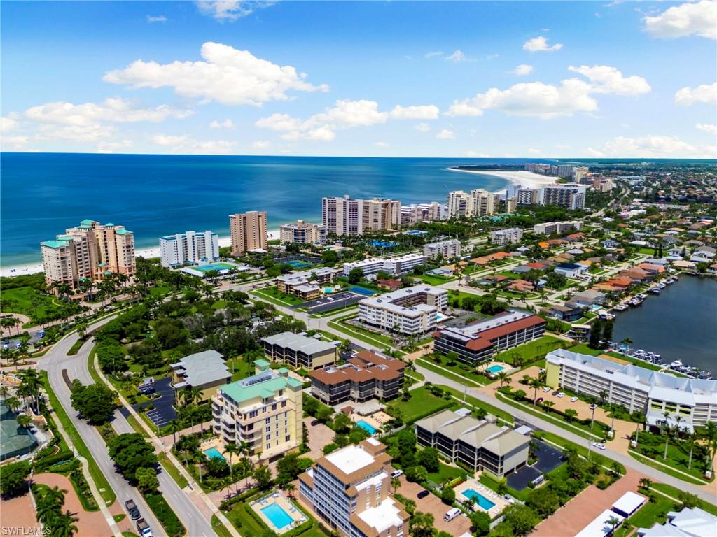 960 Swallow AVE # 203