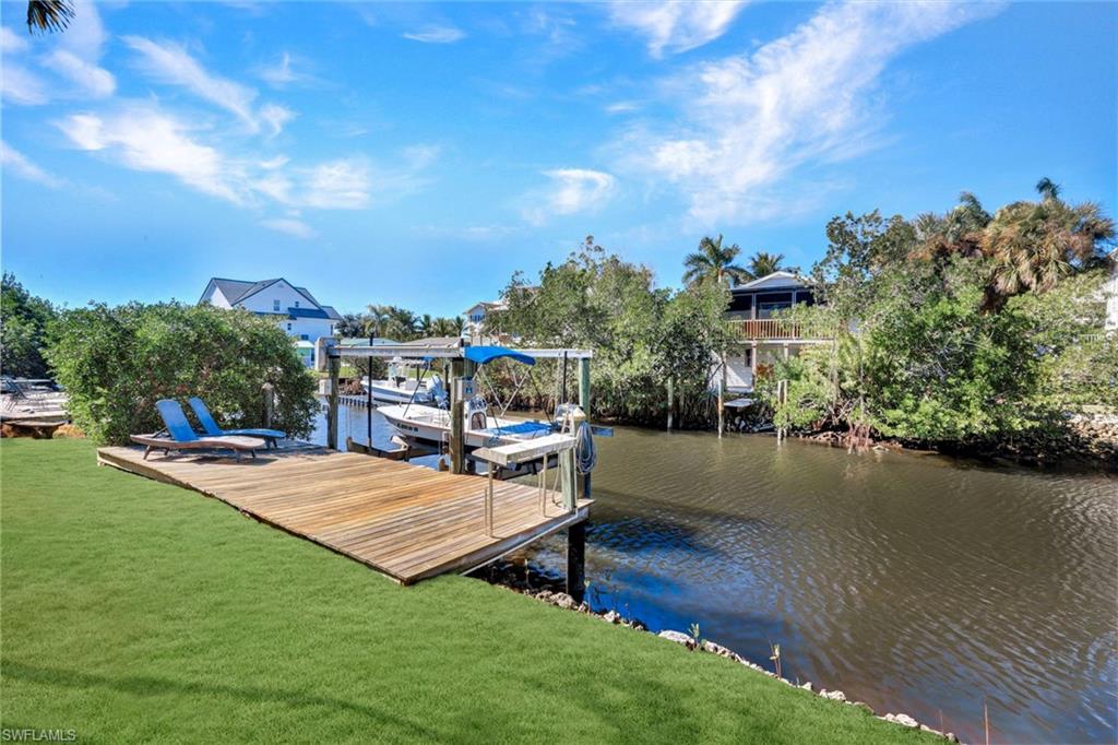 1285 Grand Canal DR