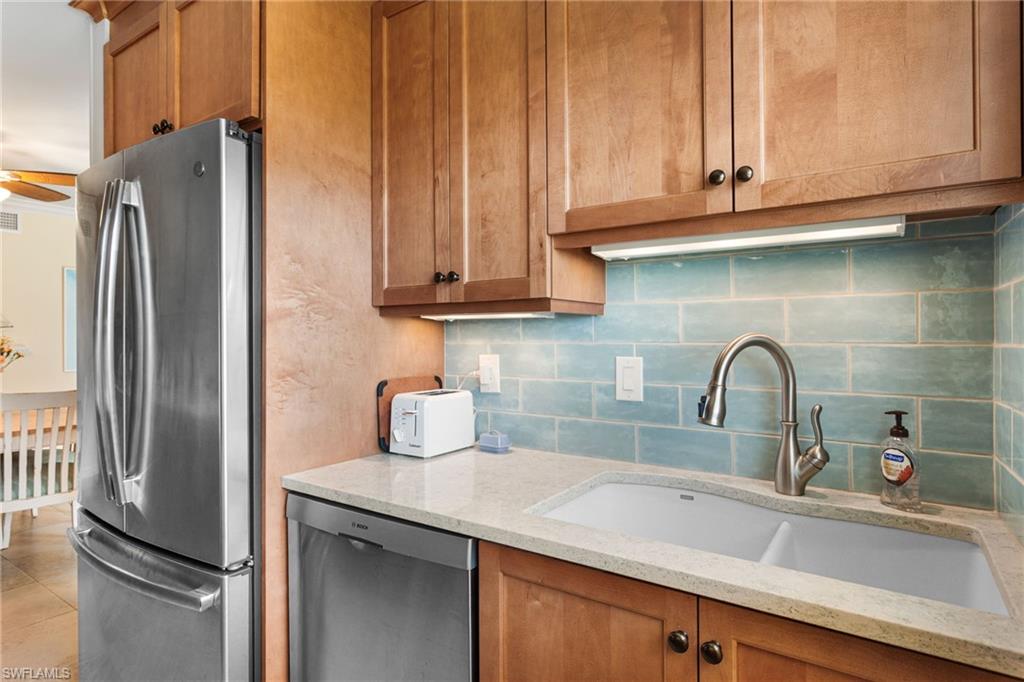 25720 Hickory BLVD # B Unit: 216 B