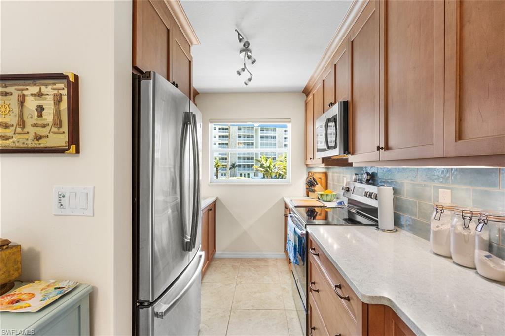 25720 Hickory BLVD # B Unit: 216 B