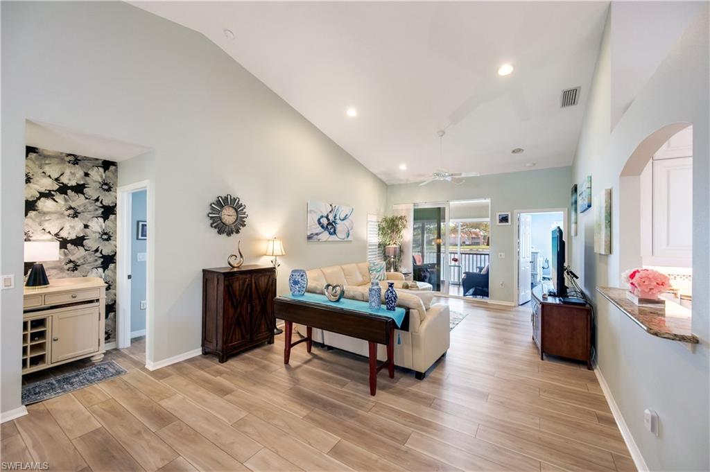 6810 Huntington Lakes CIR # 201