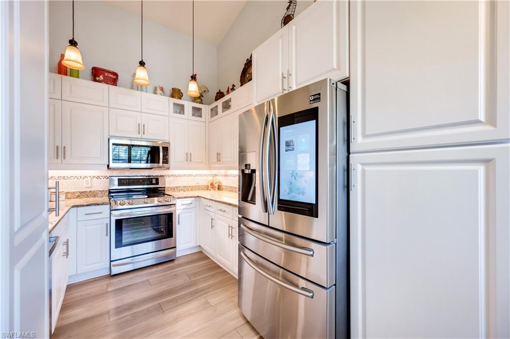 6810 Huntington Lakes CIR # 201