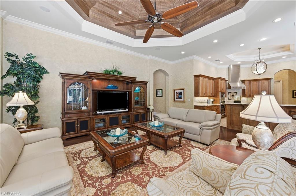 4415 Club Estates DR
