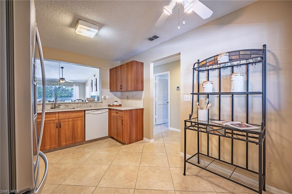 613 Squire CIR # 204