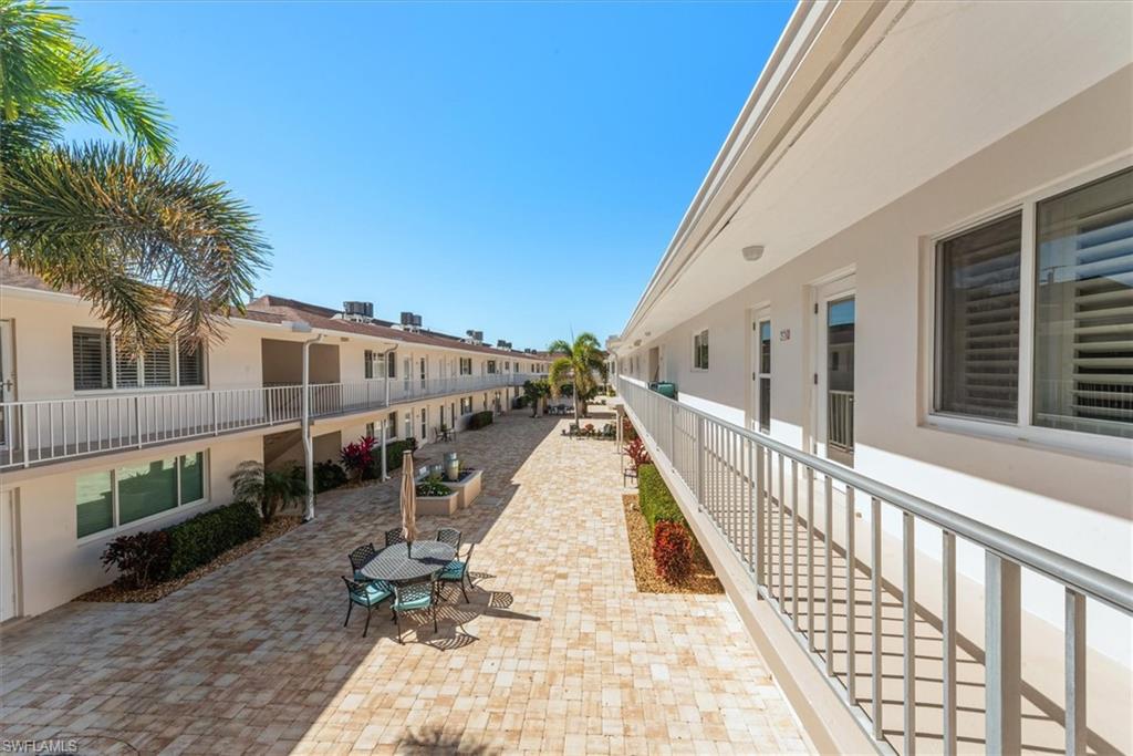 582 Broad AVE S # 582