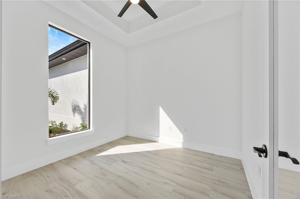 4622 Everglades BLVD N