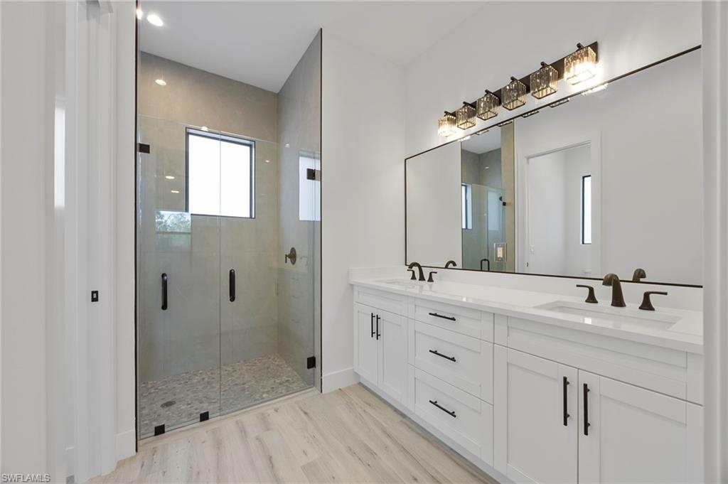 4622 Everglades BLVD N