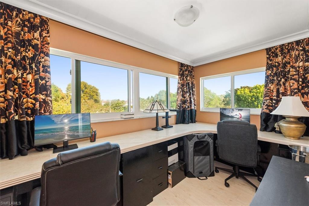 498 Broad AVE S # H498