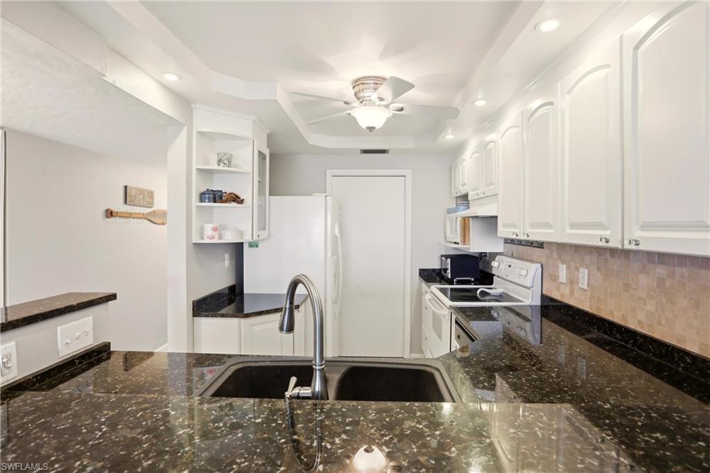 25901 Hickory BLVD # 302