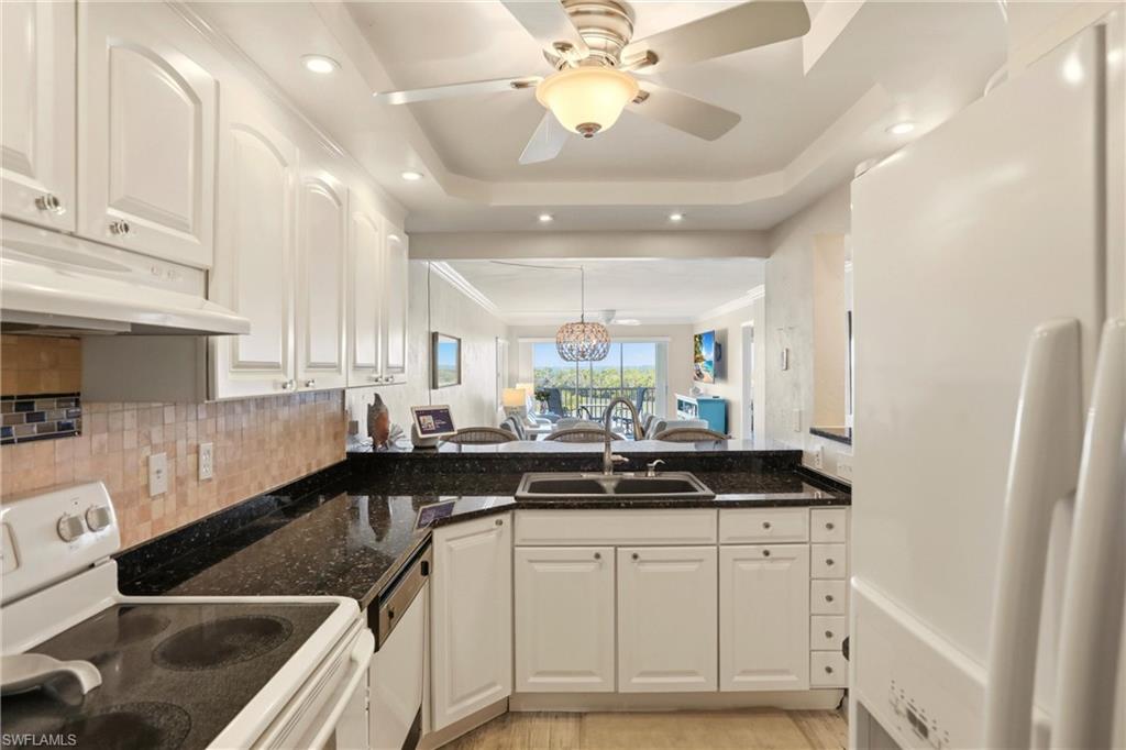 25901 Hickory BLVD # 302