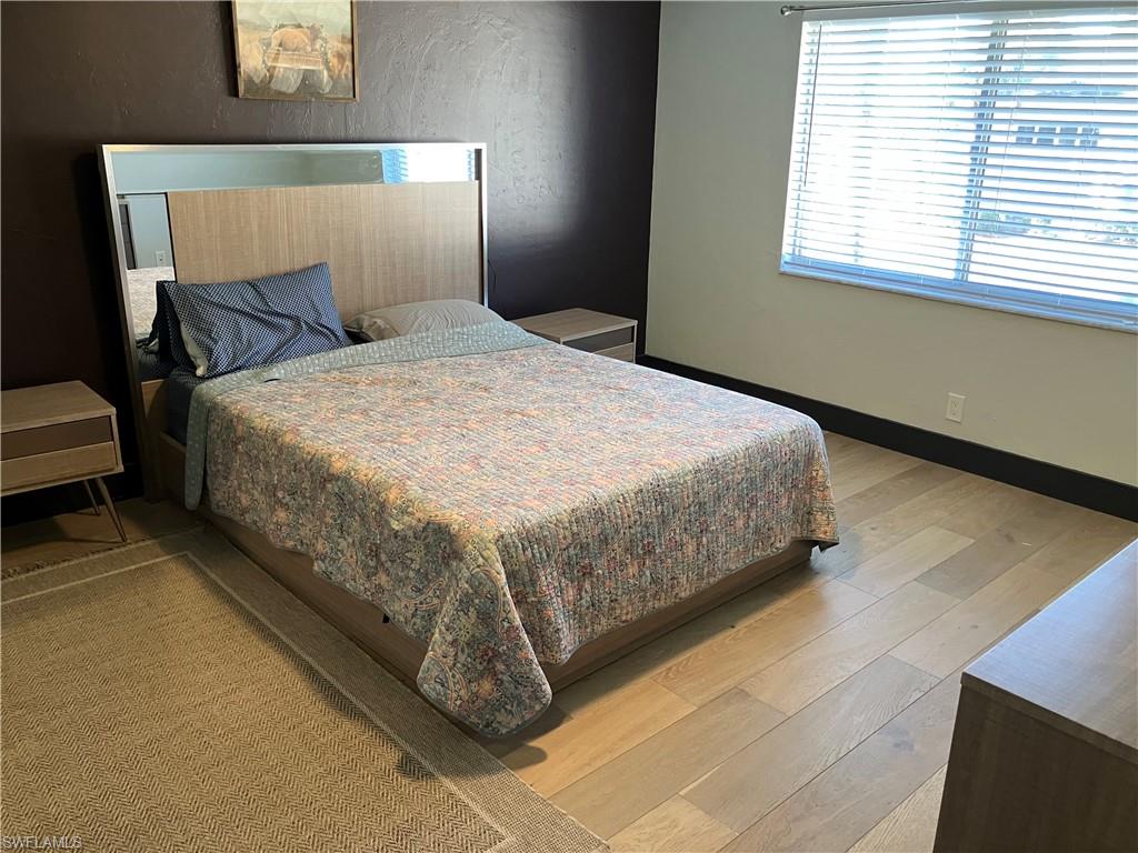 4180 Looking Glass LN # 4102