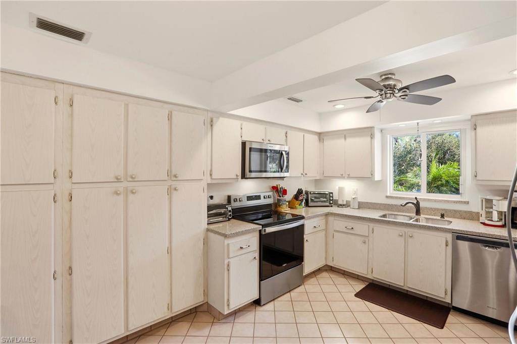 215 Cypress WAY E # E3