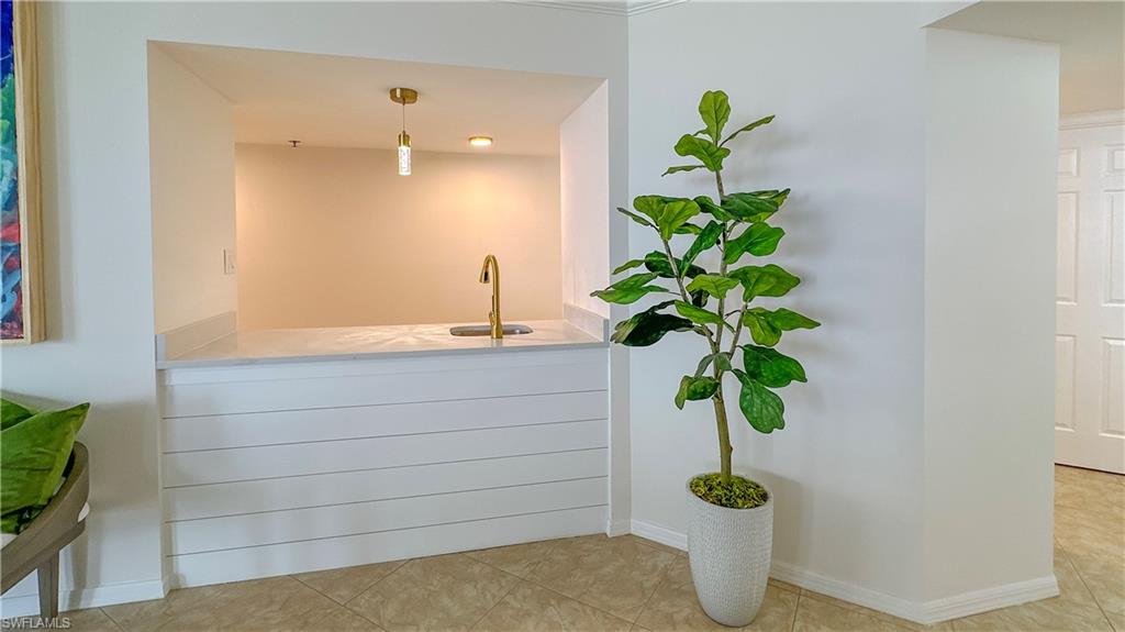 4251 Gulf Shore BLVD N # 18A