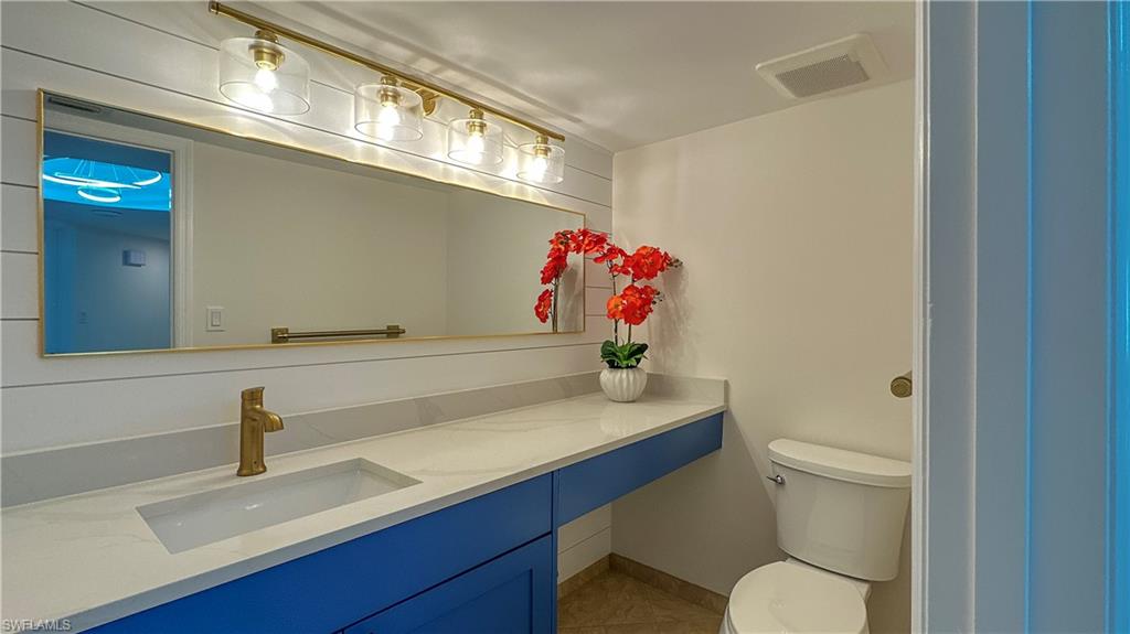 4251 Gulf Shore BLVD N # 18A