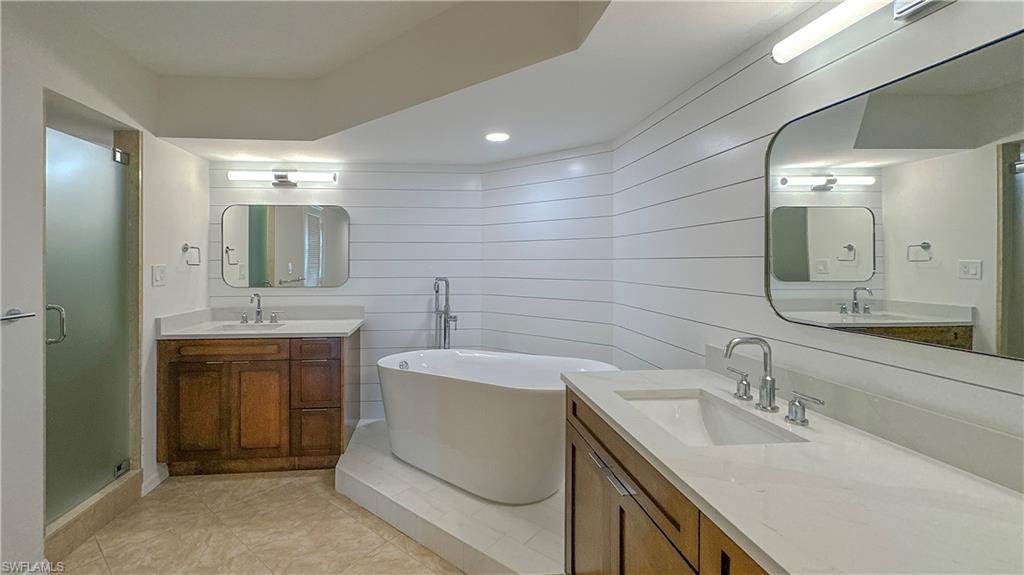 4251 Gulf Shore BLVD N # 18A