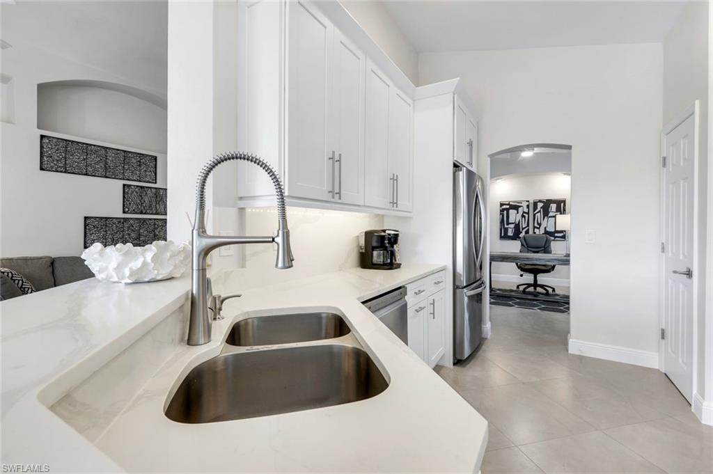 4520 Riverwatch DR # 201