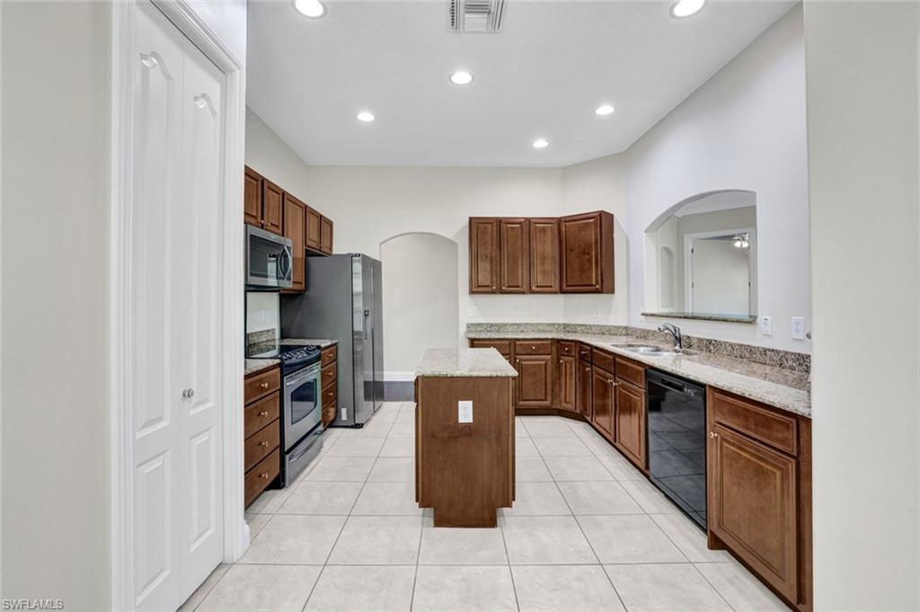 1338 Corso Palermo CT # 2404