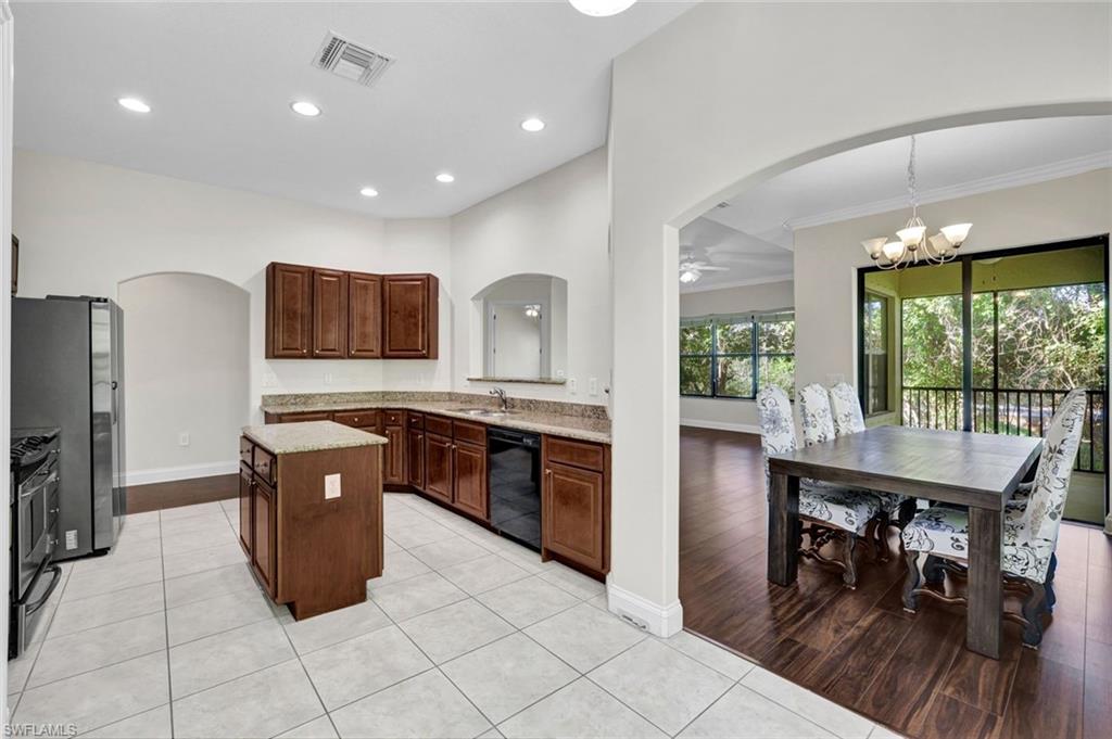 1338 Corso Palermo CT # 2404