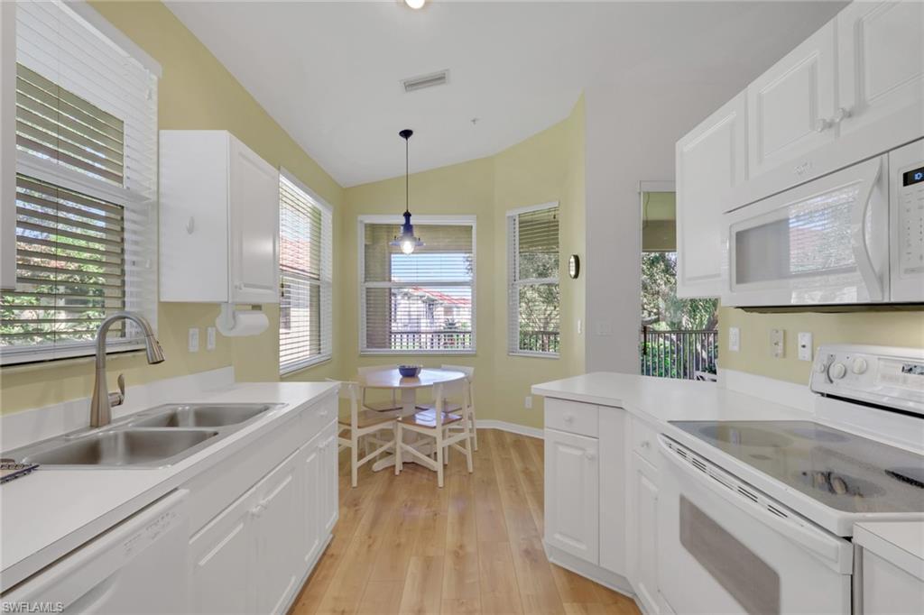 605 Lalique CIR # 805