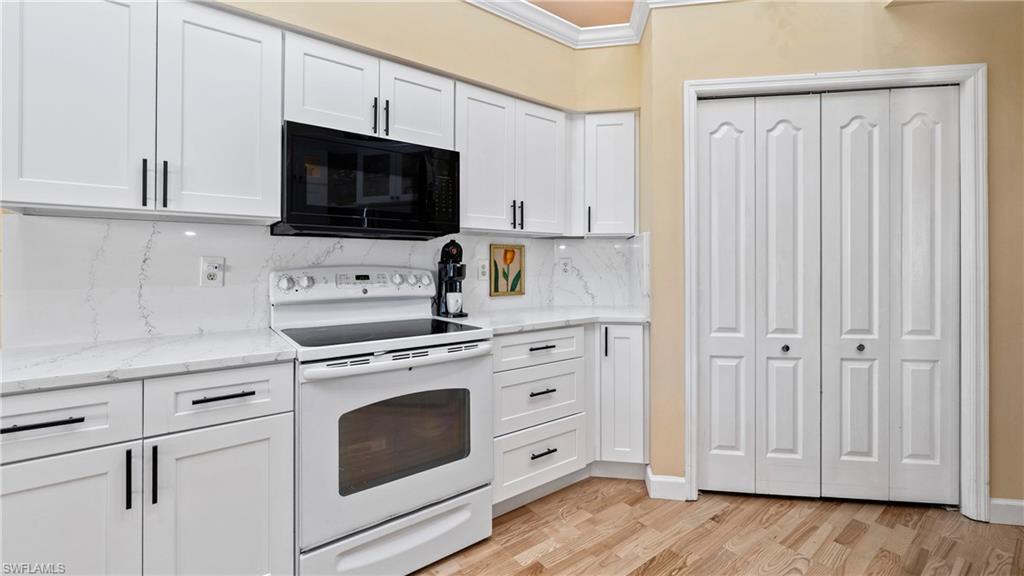 2237 Heritage Greens DR