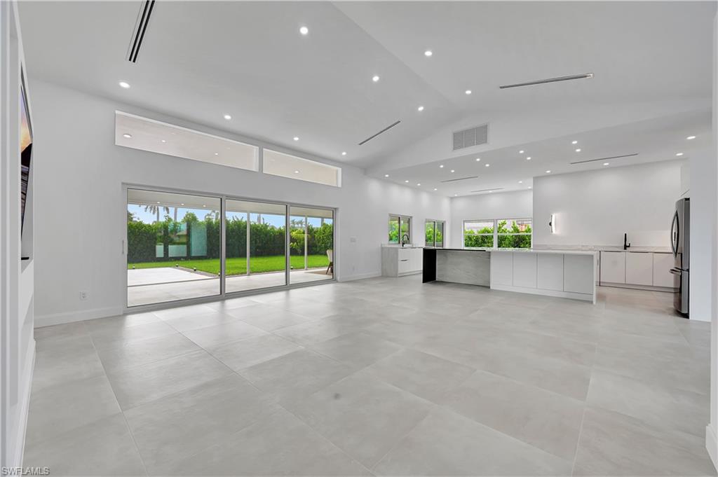 2517 Kings Lake BLVD