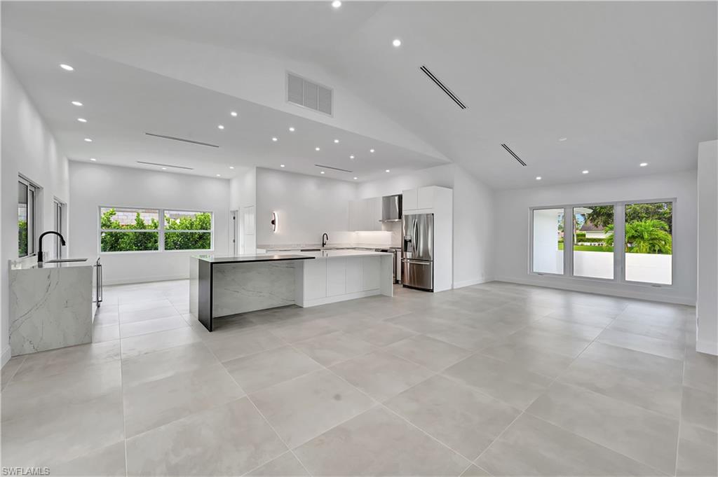 2517 Kings Lake BLVD