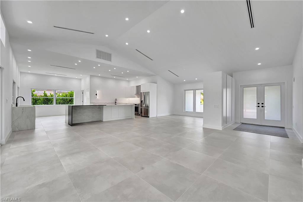 2517 Kings Lake BLVD