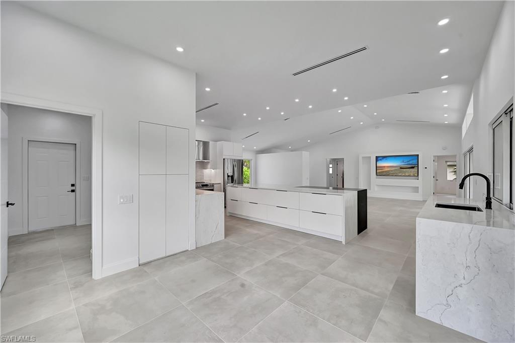 2517 Kings Lake BLVD