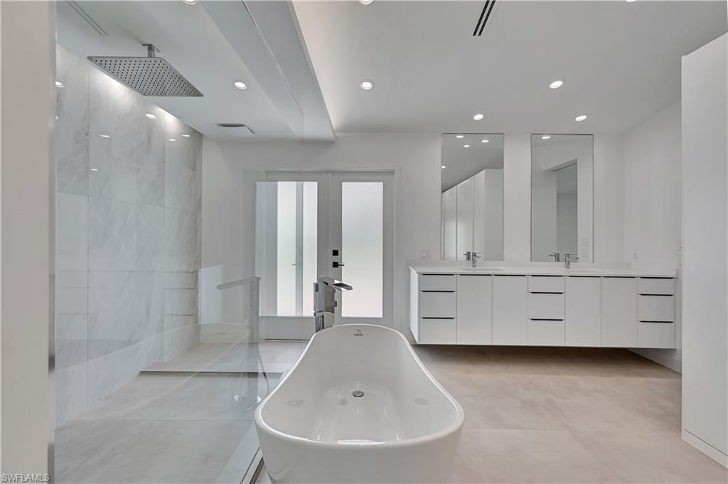 2517 Kings Lake BLVD