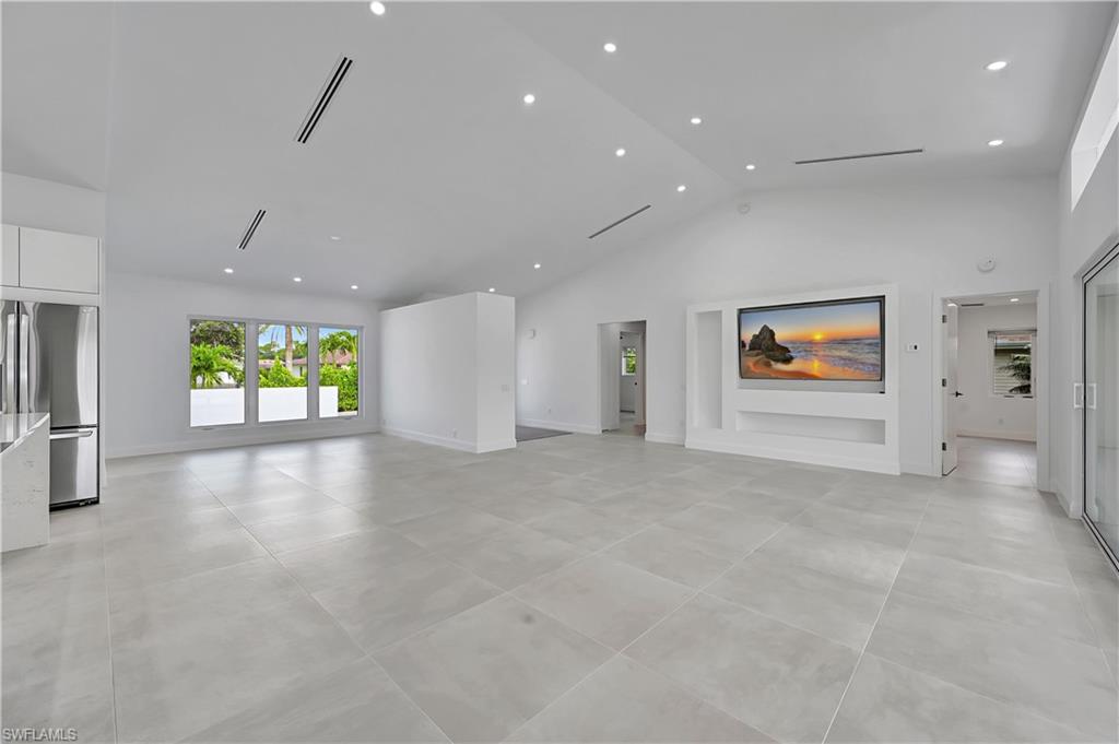 2517 Kings Lake BLVD