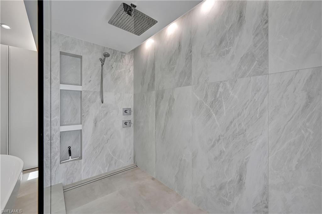 2517 Kings Lake BLVD