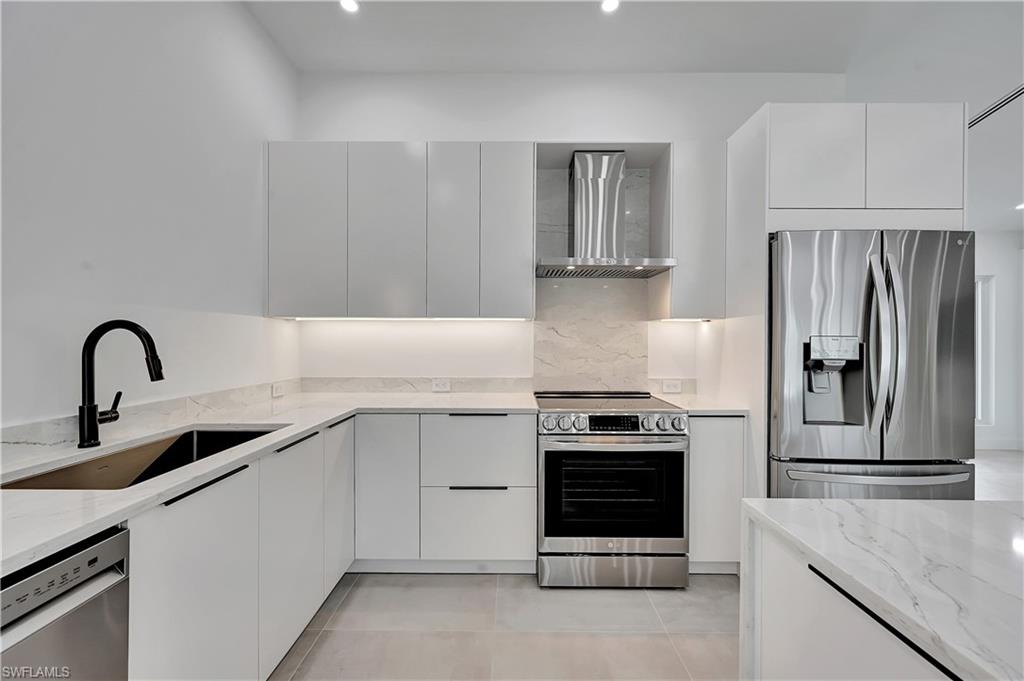 2517 Kings Lake BLVD