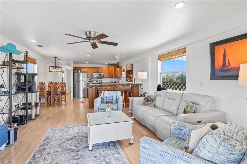 6050 Stringfellow RD