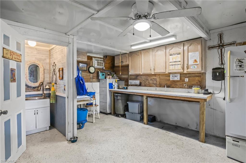 6050 Stringfellow RD