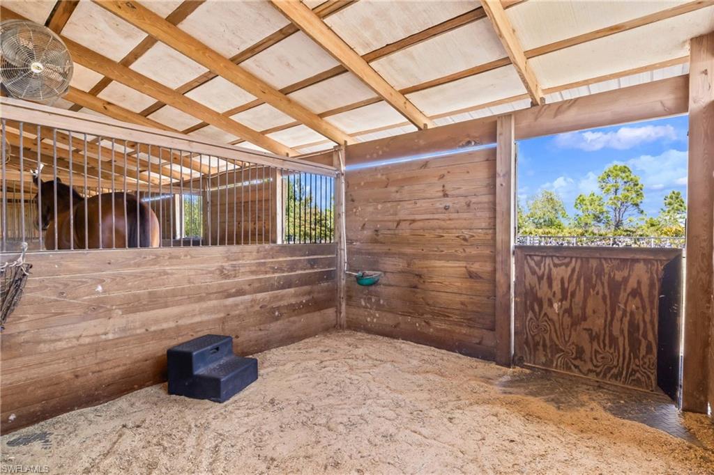 6050 Stringfellow RD