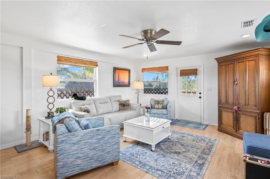 6050 Stringfellow RD