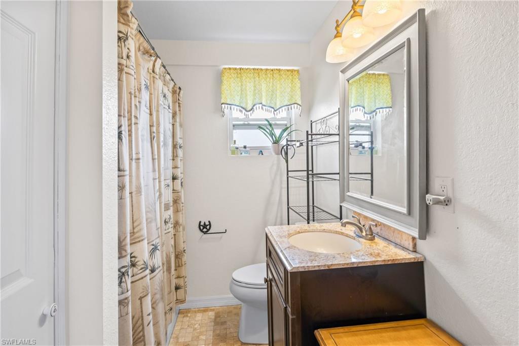 6050 Stringfellow RD