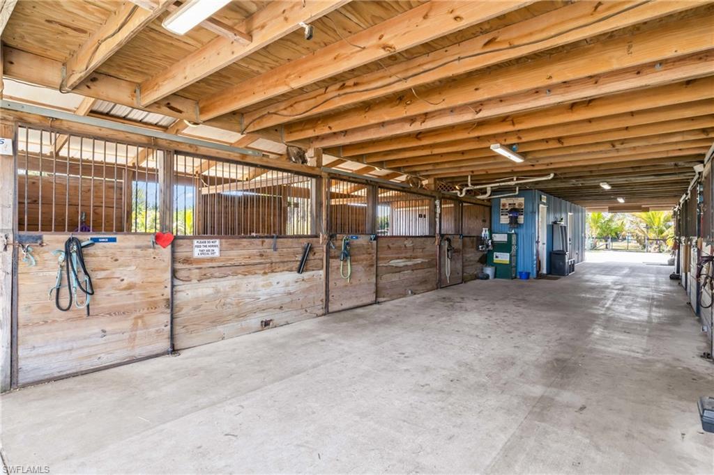 6050 Stringfellow RD