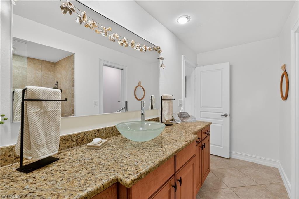 523 Club Side DR # 523 Unit: 2-523