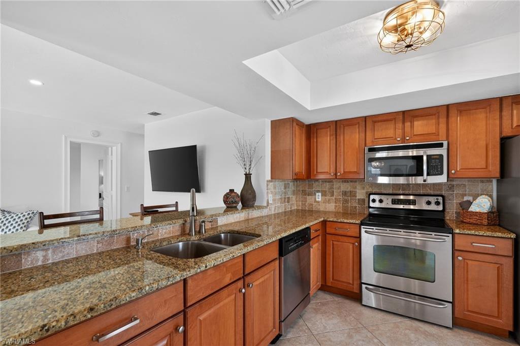 523 Club Side DR # 523 Unit: 2-523