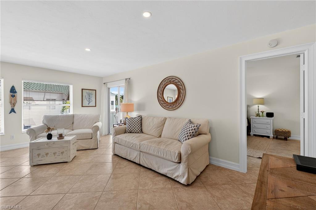 523 Club Side DR # 523 Unit: 2-523