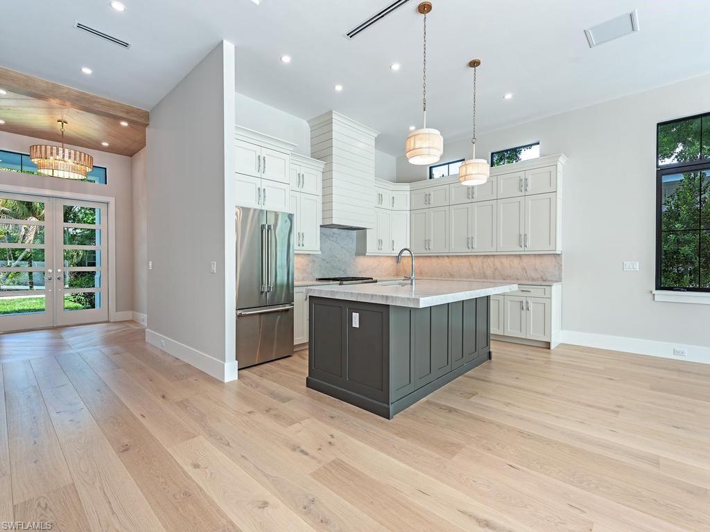 1102 9th AVE N