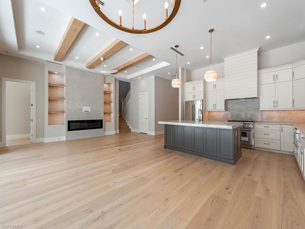 1102 9th AVE N