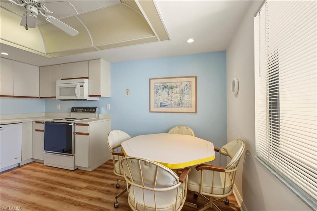 613 Beachwalk CIR # 102 Unit: J-102