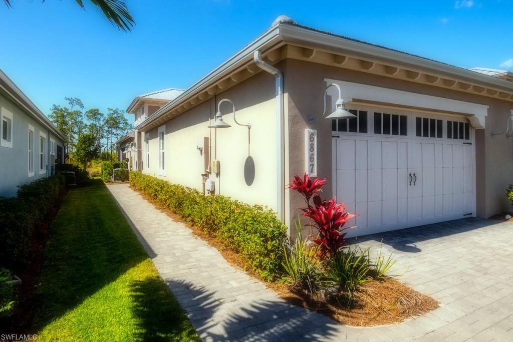 6867 Saona CT