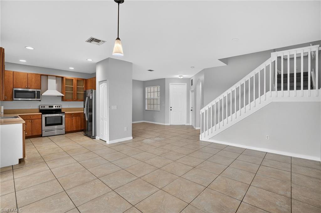 7032 Ambrosia LN 704