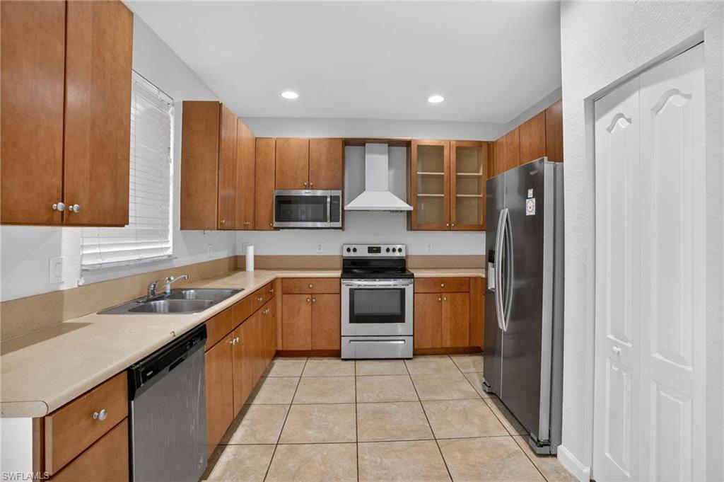 7032 Ambrosia LN 704