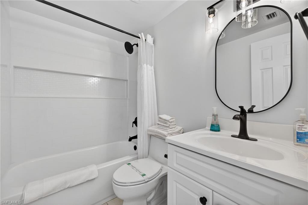 801 River Point DR # 206A