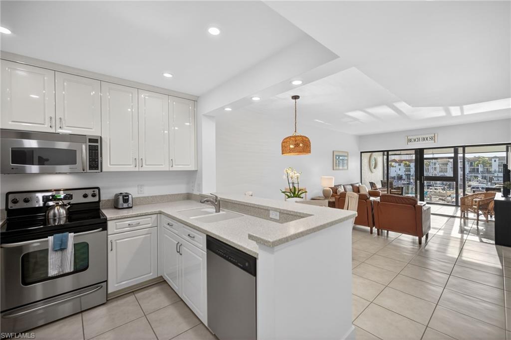 801 River Point DR # 206A